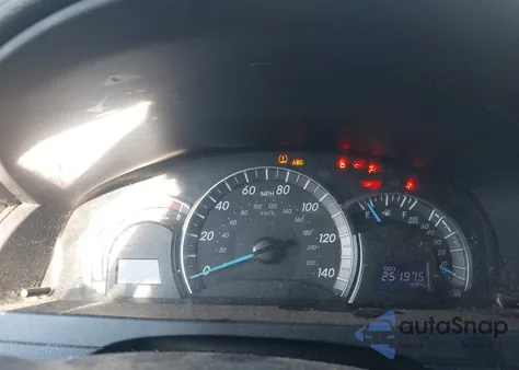 2014 Toyota Camry Se z USA, uszkodzony, nr VIN 4T1BF1FK4EU352371